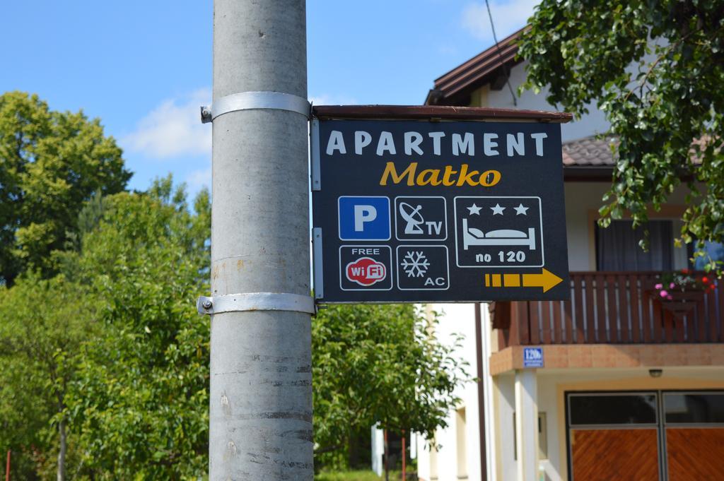 Apartments Matko Rakovica Luaran gambar