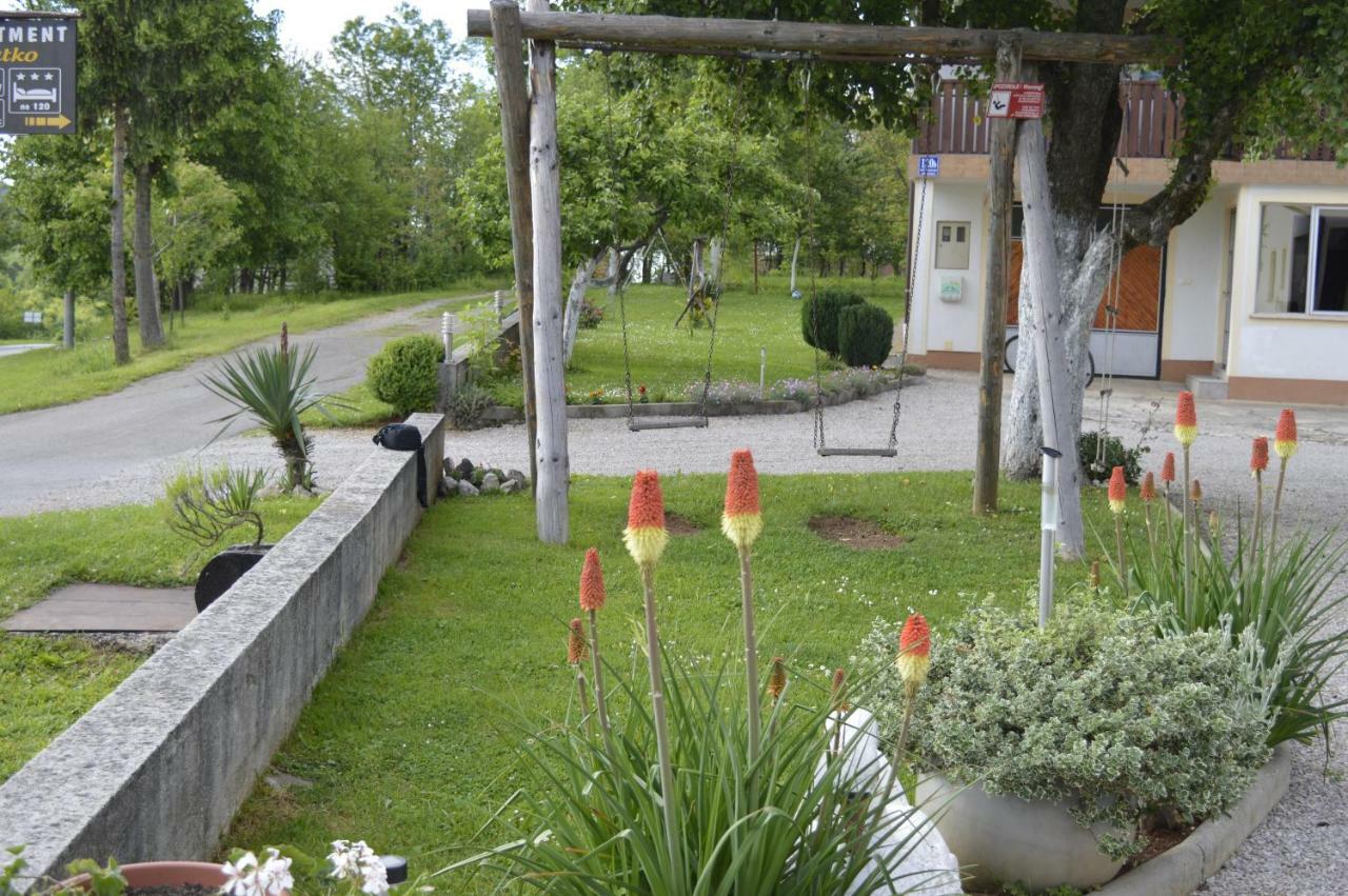 Apartments Matko Rakovica Luaran gambar