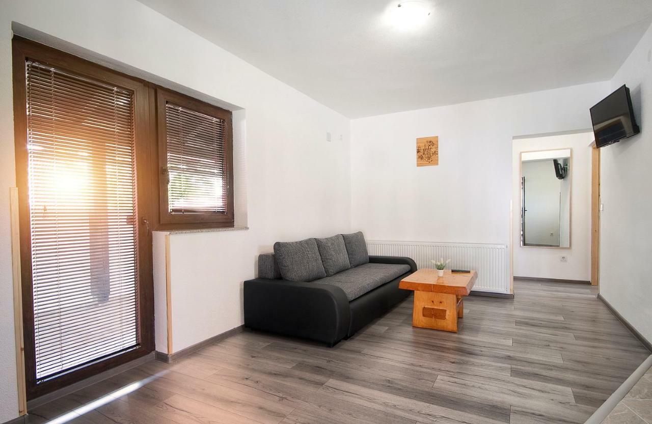 Apartments Matko Rakovica Luaran gambar