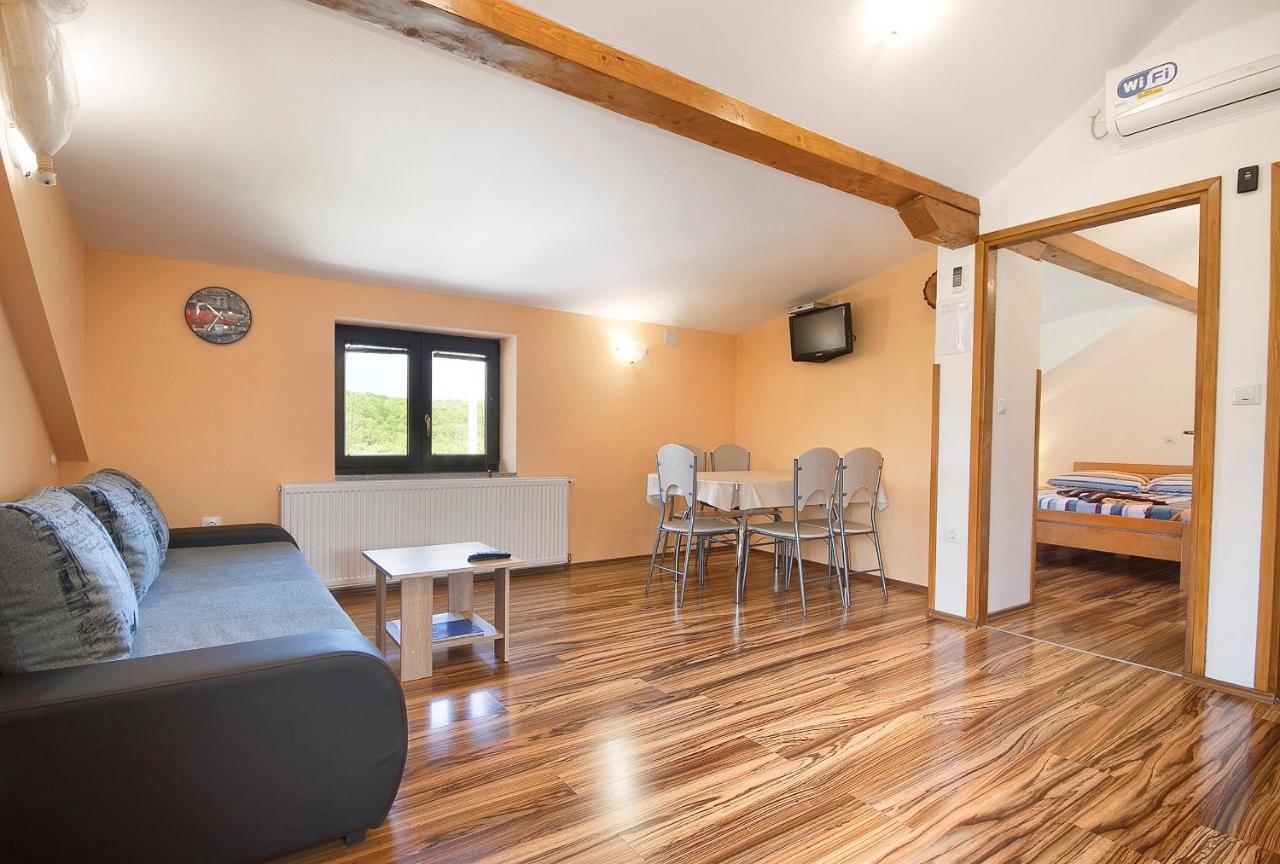 Apartments Matko Rakovica Luaran gambar